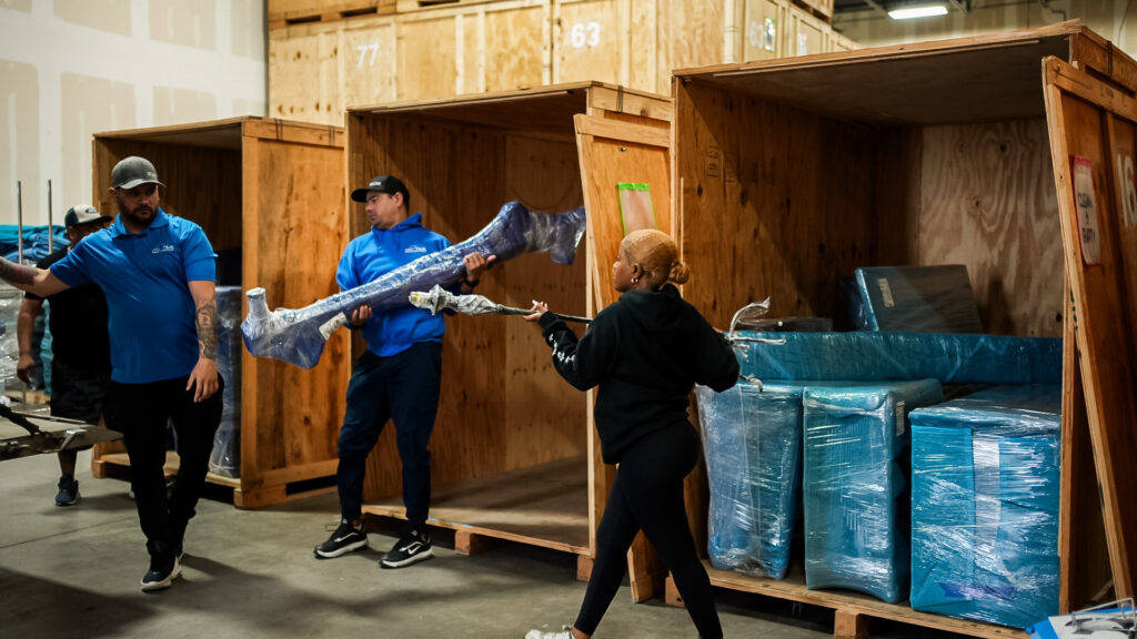 Contents Cleaning with AR team